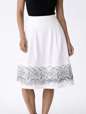 Saint Tropez West White & Black Embroidered Cotton Skirt – Size 12